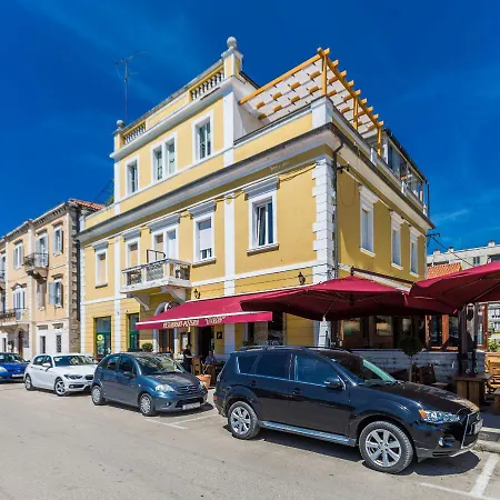 Giardin Exclusive And Bed & Breakfast