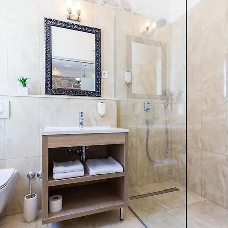 Giardin Exclusive And Bed & Breakfast